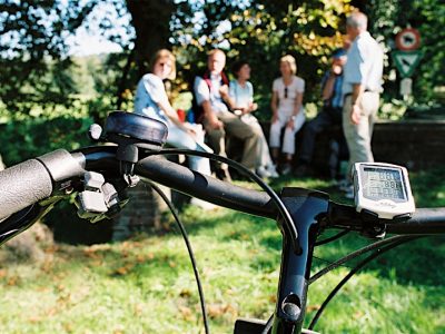 E-Bike nordkirchen-Radlergruppe hintern Lenker klein©Muensterland e.V._Kai Schnek E-Bike nordkirchen-Radlergruppe hintern Lenker klein©Muensterland e.V._Kai Schnek